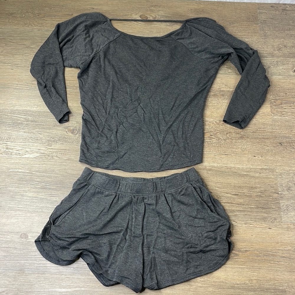 Le Marche by Naked Princess Women’s Charcoal Grey Pajama Set, size small